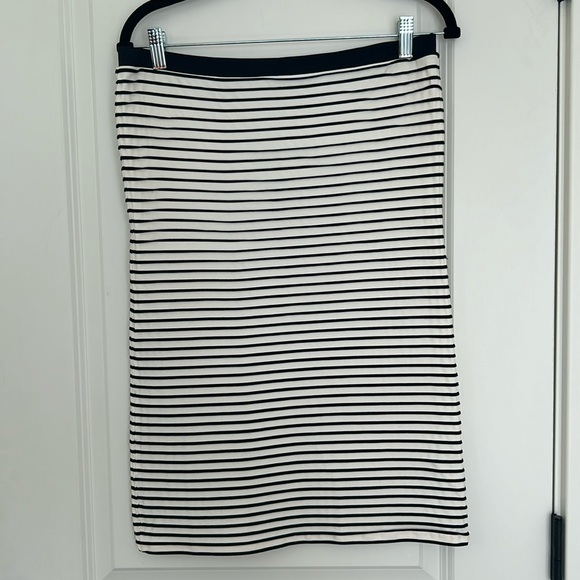 FENDI size 44 US 8 Ribbed Black & white Stretch Midi Skirt *small flaw - Picture 1 of 7